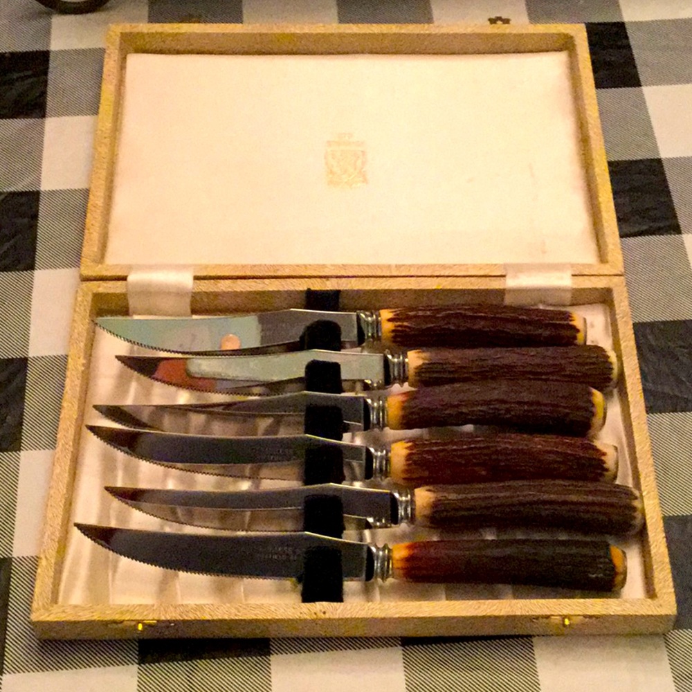 Hump Back Genuine Stag Antler Handle Steak Knives